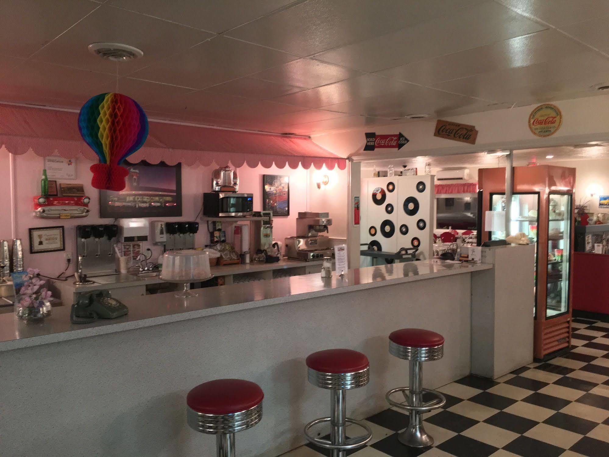 Fairway Inn サセックス エクステリア 写真